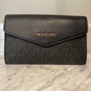 Michael Kors Clutch